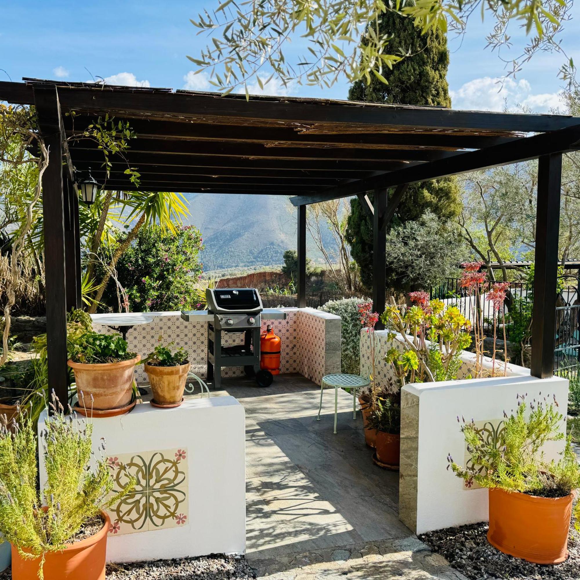 Almond Hill House Villa ออร์กิวา ภายนอก รูปภาพ