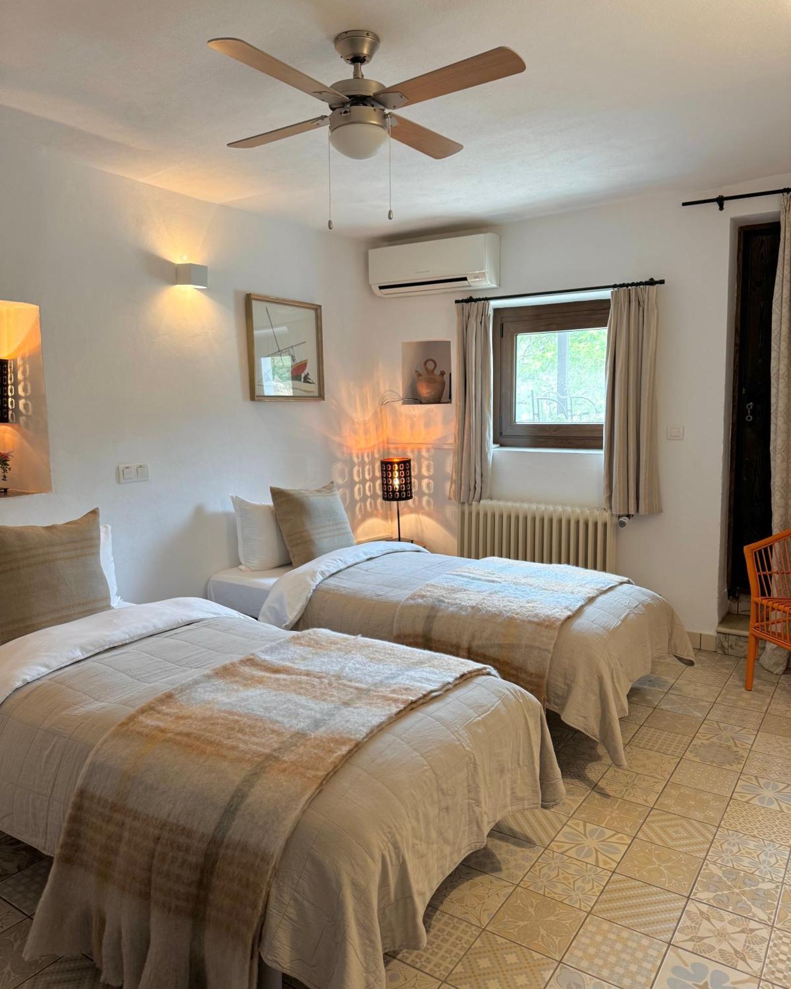 Almond Hill House Villa ออร์กิวา ภายนอก รูปภาพ